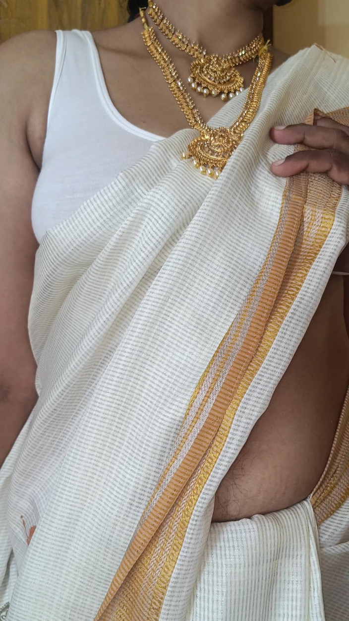 Pushpa studio: Infiel tía mallu caliente romance lamiendo pecho video viral caliente