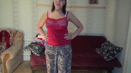 Sexy Milf: Uzun bir aldatmadan sonra 1 kez 2 bardak sidik!!