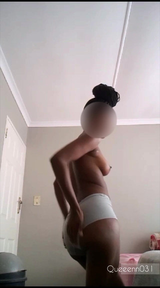 Queen African Goddess: Banyo yapmadan önce