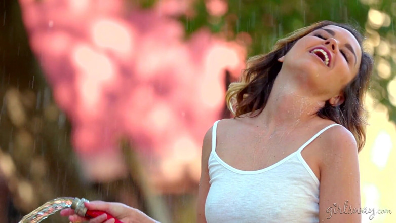 Girlsway: GIRLSWAY - My squirting girlfriend