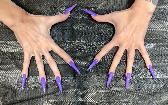 Julia domaina: Nuova forma lunga e nuovo colore viola