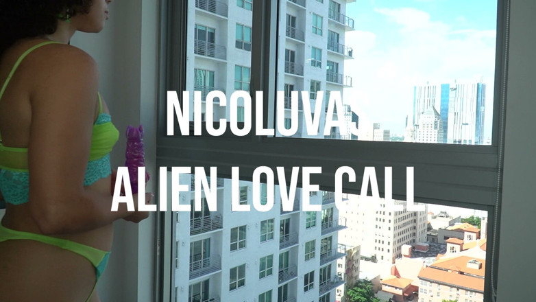 RealNicoLuva: Petite Babe Gets Alien Breeding