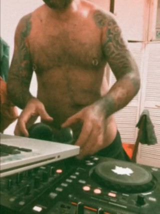 Phillholes: DJ Horni