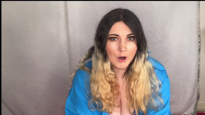 MissFFW: Curva perversă are băuturi răcoritoare și se fute