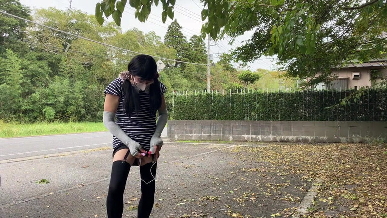 megu2002: 공원 산책로와 주차장에 노출