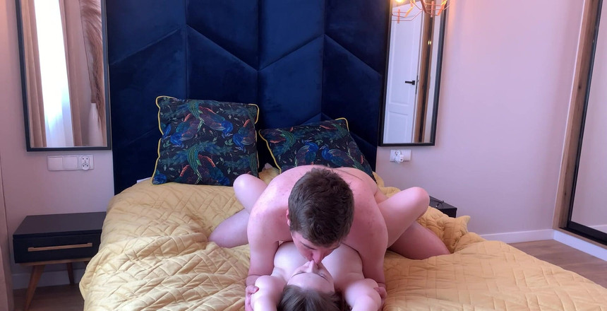 Murstorie: Seks panas dan sensual di bilik hotel