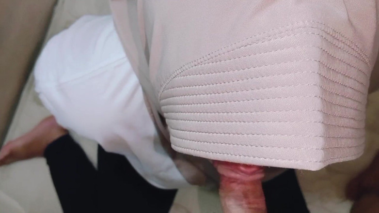 Asian girl videos: Femeile hijab sunt foarte bune la masturbare.