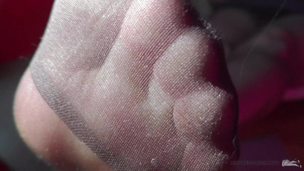 Mistress Legs: Господиня, нейлонові ноги біля вікна