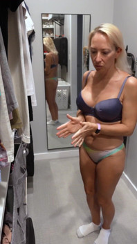 Mírame mientras me cambio - fetiche de moda e27 - milf Stella
