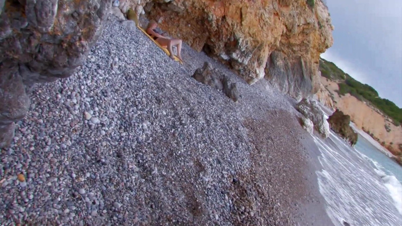 Young Sinner: Giovane bionda dura scopata anale in spiaggia