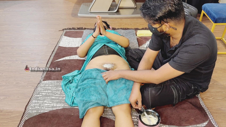 IndianMyra07: Nechám si oholit moji chlupatou kundičku cizincem