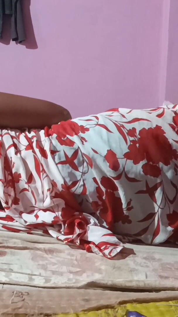 Samesarvice1987: Desi Bhabhi's Buttocks