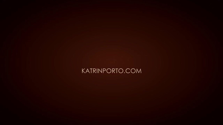 Katrin Porto: Comiendo coño peludo en la oficina