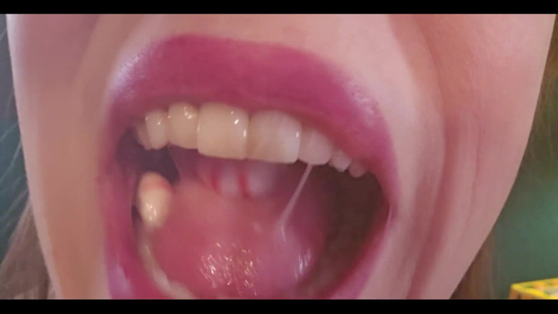 MistressThrope: Ruining My Teeth with Some Sugar-free Candy