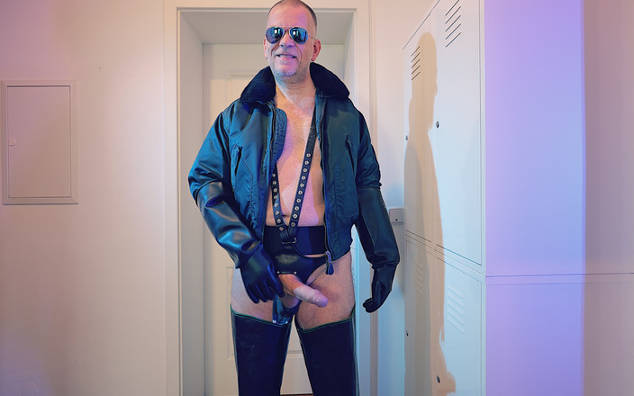 GERMANE_XL: Pastilles en caoutchouc 9 - Shots de sperme XL