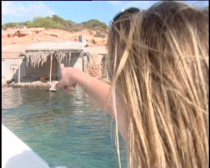 Under German Roofs: A las putas alemanas les encanta meter una gran polla...