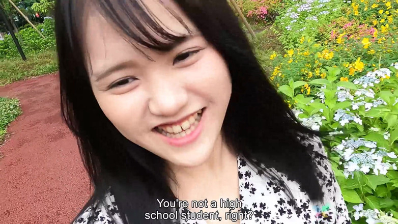 Tenshigao: Mei Hotta es una chica universitaria y ha venido a...