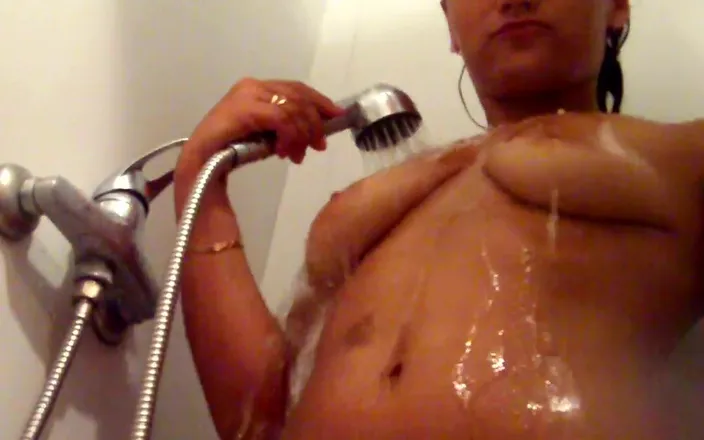 Dirty fantasy: My Stepdad Caught Me in the Shower so I Give...