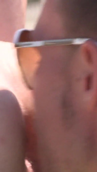 Flip fucking au soleil avec la poilue Jock Alexander