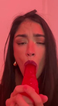 Deep Throat con il mio nuovo giocattolo