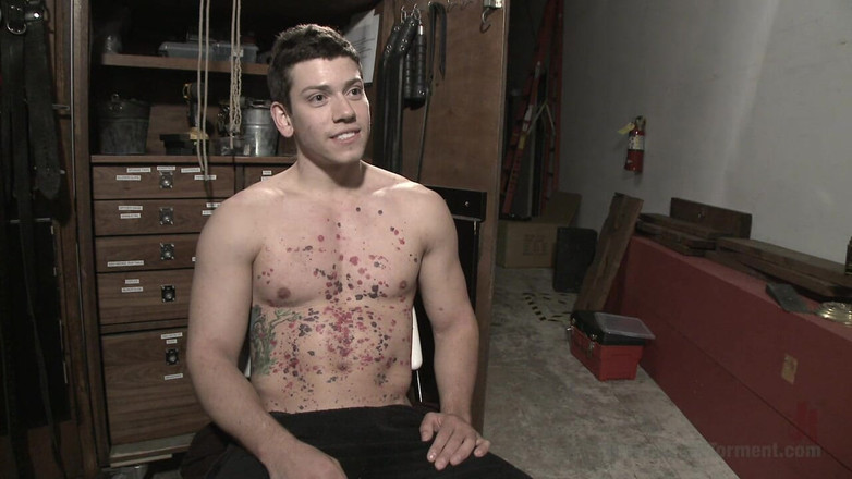 30 Minutes of Torment: Hetero dekhengst krijgt voor het eerst zijn kont gekweld door...