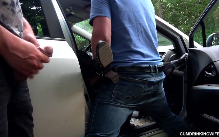 Cumdrinking Wife: Dogging, vide-couilles pour beaucoup d’inconnus sur un parking