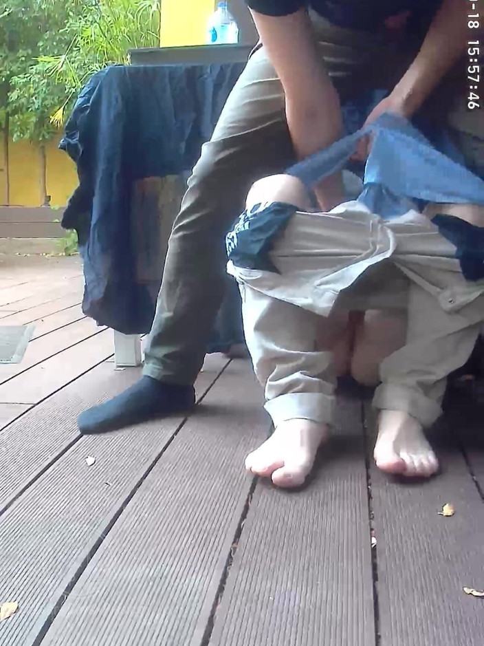 AmateurBoysPissing: Un Minet Amateur Soumet Son Coloc À Ses Désirs Pervers Et...