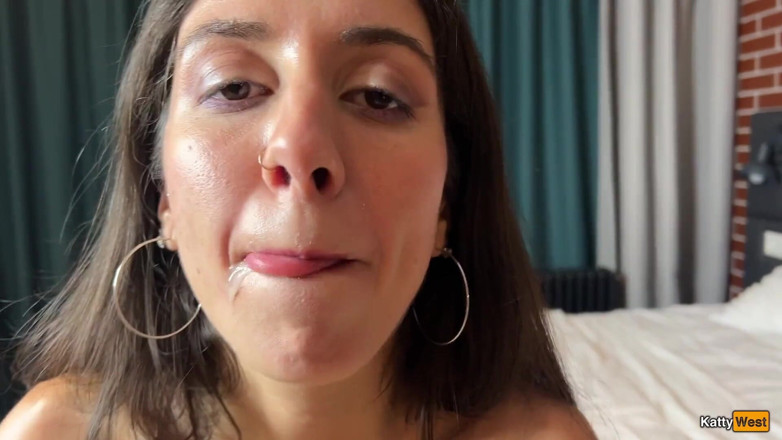 Katty West: Jag suger kuk nonstop och sväljer sperma