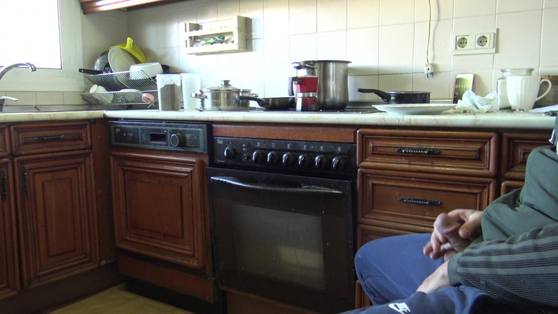 Stepmom Susan: CFNM - MILF miang menelan air maninya selepas melancap