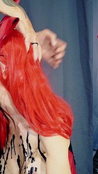 Halloween-video 2025 - Eine Sukkubus Versucht Einen Orgasmus Zu Unterdrücken