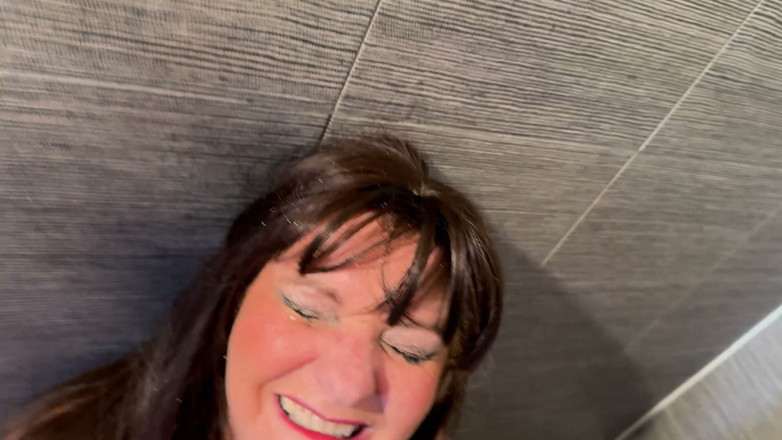 ithastopeefun: Piss Day - Drinking Piss From the Glass
