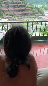 Futând o asiatică de 18 ani cu o vedere frumoasă