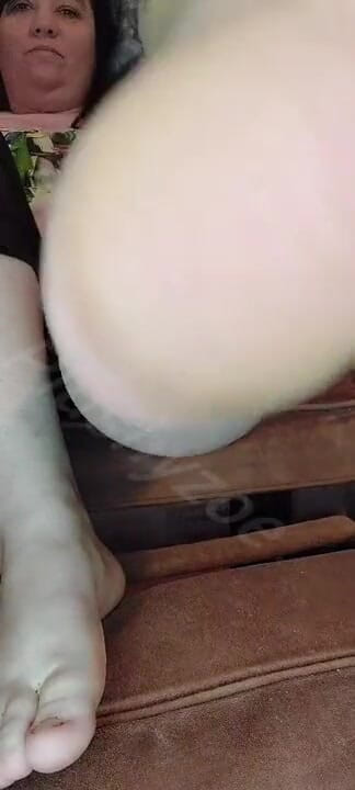 PlushyZoe: นวดเท้าแม่ม่ายที่เหนื่อยล้าของฉัน