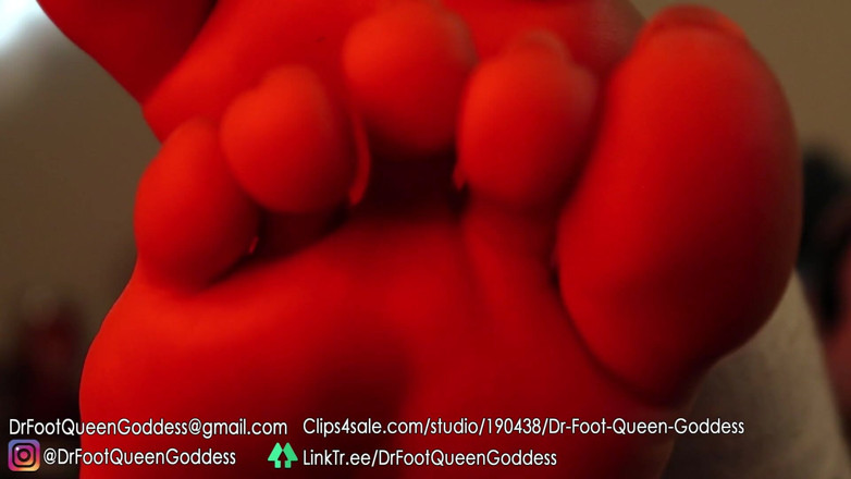 Dr. Foot Queen Goddess: Tapak kaki berbogel merah