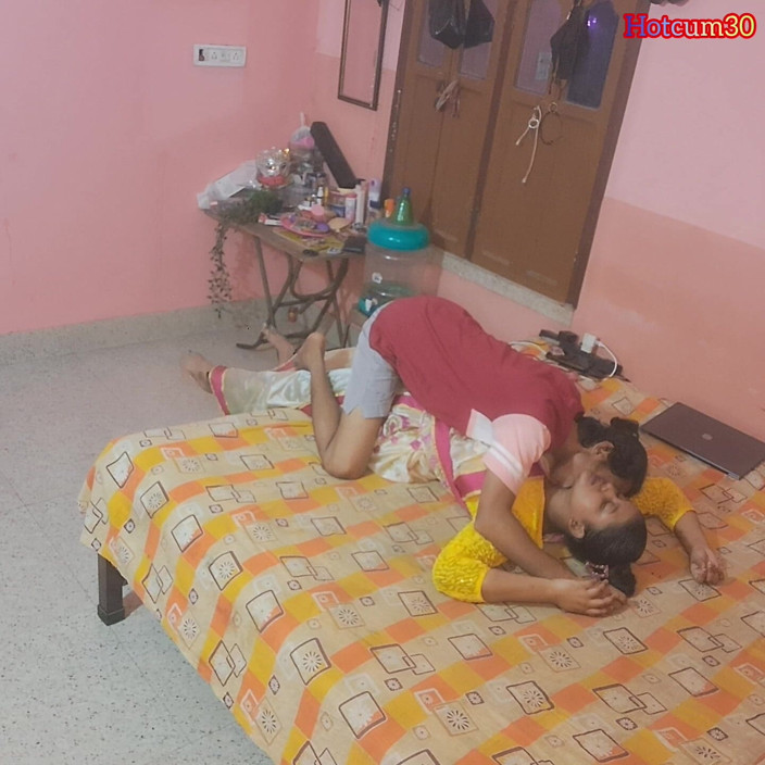 Hotcum30: 내 Devar는 내 사레를 들어 올리고 나를 따먹어. 1부