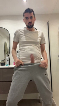 Papa Wichst Auf Der Öffentlichen Toilette Und Kommt Oft