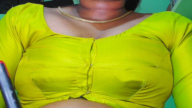 Desi Mohini: 德西奶子