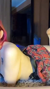 La bella mostra un pompino incredibile in trasmissione