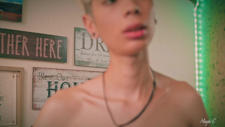 Magic C: 핫한 슬림 트윈크 매직 C 두꺼운 정액과 맛있는 정액을 많이 따먹는 그의 큰 트윈크 매직 C