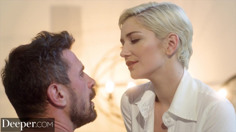Deeper: Profundo. Masajista Skye seduce a hombre casado