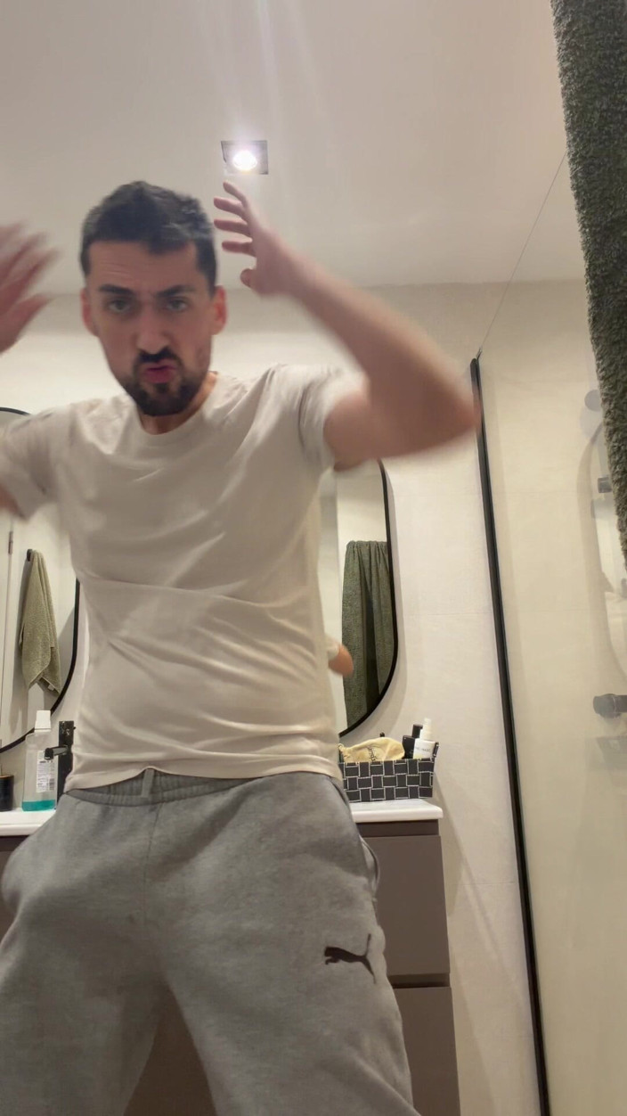 Liam Harding: Hot Stepdaddy Showing off and Cuming Like Crazy