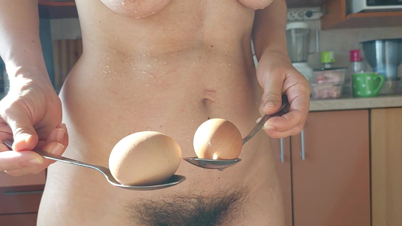 Amateur_MS: Femme mariée amateur dans la cuisine