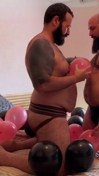 When a Top Bear Gives His Ass 2