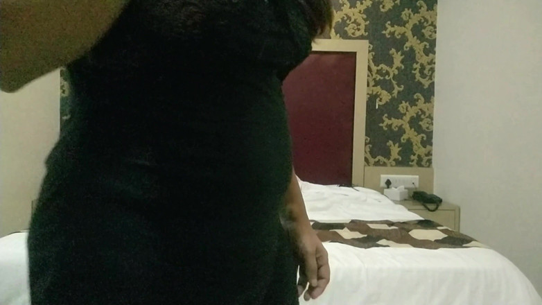 Riya Naidu: Fantasy Riya da mamada al novio del sur de India