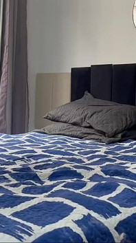 O blondă sexy cu pulă mare și neagră se fute cu securitatea ei, partea 6