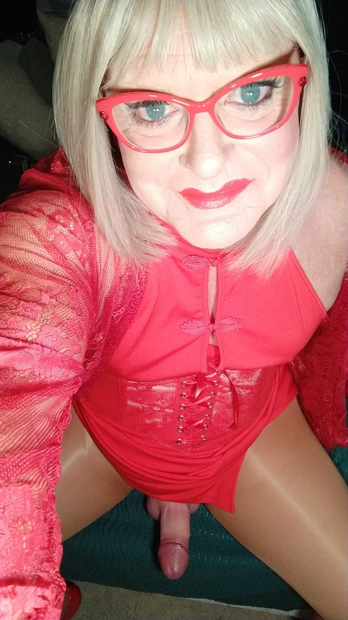 Emma Browne: Senhora em red gozada rápida
