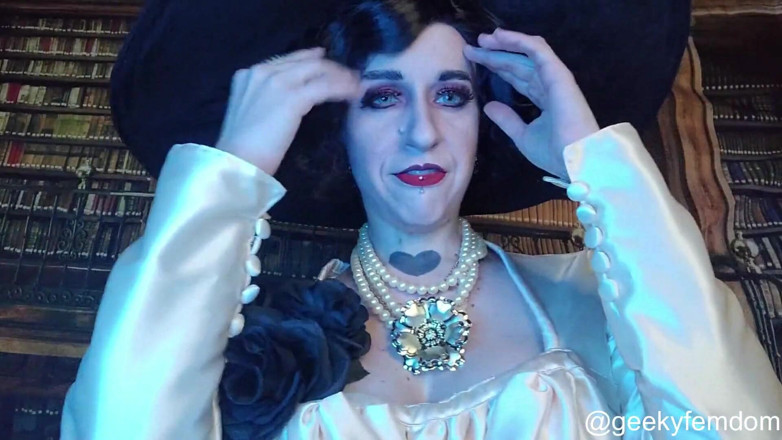 Geeky Femdom: Domácí zvíře lady Dimitrescu