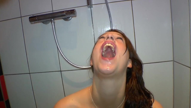 DaCada com: Marie Skyler ke saath goldan shaavar