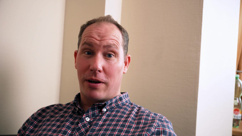 Scout69: Пишна тінка Марі Гейл у мокрих легінсах спокушається трахатися на інтерв'ю після Венери 2024 у Берліні