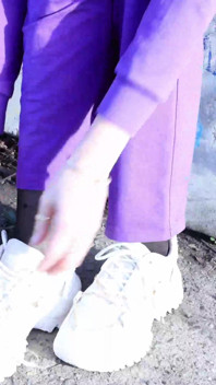 Sus apestosos pies sudorosos para correr para ti